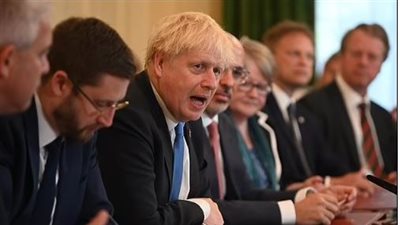 وسط حالة من الترقب لرئيس الوزراء الجديد.. بوريس جونسون يعقد آخر اجتماع له قبل مغادرة المنصب