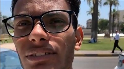 أغرب تعليق من طالب بالثانوية العامة على الامتحانات ببورسعيد: يوسف أوباما يمشي من الزمالك لأنه ملط | فيديو 
