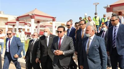 وزير التعليم العالي يفتتح منشآت جديدة بجامعة مدينة السادات