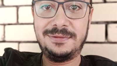 علاجي برة مصر.. شاب يستغيث لتوفير جهاز تحفيزي للحبل الشوكي إثر إصابته بمتلازمة الآلام ما بعد العملية 