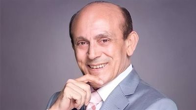 قبل يوم من عرضها.. محمد صبحي عن مسرحية عيلة اتعملها بلوك: أنتظر الجمهور بشغف