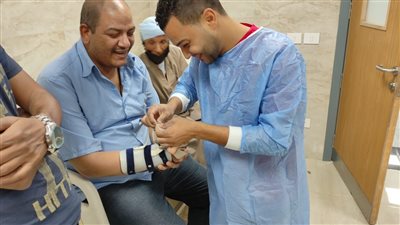 الرعاية الصحية: تقديم 150 نوعا من الأجهزة التعويضية ومساعدات الحركة بالمجان تحت مظلة التأمين الصحي بالأقصر