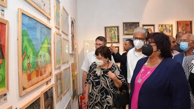 وزيرة الثقافة تفتتح بينالي القاهرة الدولي لفنون الطفل في دورته الثانية │ صور