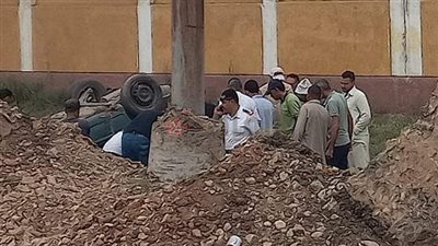إصابة شخصين في انقلاب سيارة ملاكي أمام محطة كهرباء بالشرقية