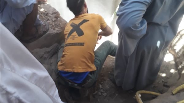 انهيار بئر على أسرة