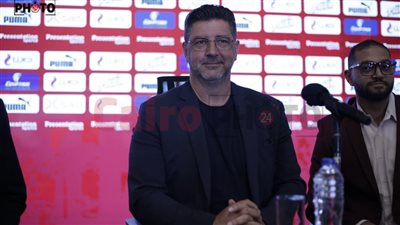 فيتوريا يتواصل مع لاعبي الأهلي قبل نهائي إفريقيا.. وترقب قبل مواجهة غينيا