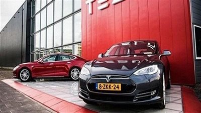 تسلا تستدعي أكثر من 400 سيارة كهربائية بسبب عيوب فنية