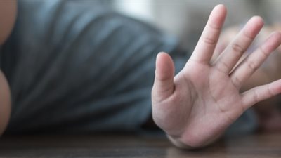 السجن 3 سنوات لزوجين بتهمة ختان ابنتهما في قنا