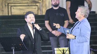 هاني شاكر يتألق بحفل ضخم في بيروت ويشعل الأجواء بدويتو مع وليد توفيق | الصور والكواليس الكاملة