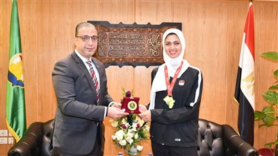 محافظ الفيوم يُكرم ميسون إيهاب لحصولها على الميدالية الذهبية ببطولة إفريقيا للتايكوندو