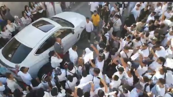 ثمن سيارة مدرس الفلسفة