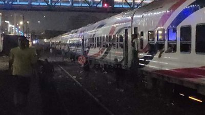 تعطل قطار الصعيد الروسي 3 ساعات بمنطقة البدرشين | صور