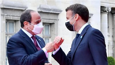 الرئيس السيسي يعقد جلسة مباحثات مغلقة مع نظيره الفرنسي بقصر الإليزيه