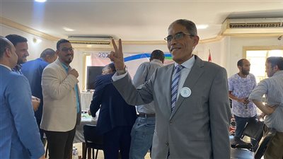 خالد داوود يشارك في انتخابات حزب الدستور 