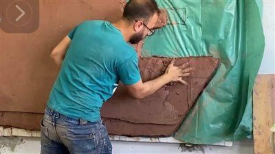 نحتوا صورة الرئيس على الإنجاز.. طلاب الفنون الجميلة بالمنيا يجسدون قناة السويس الجديدة في مشروع تخرجهم