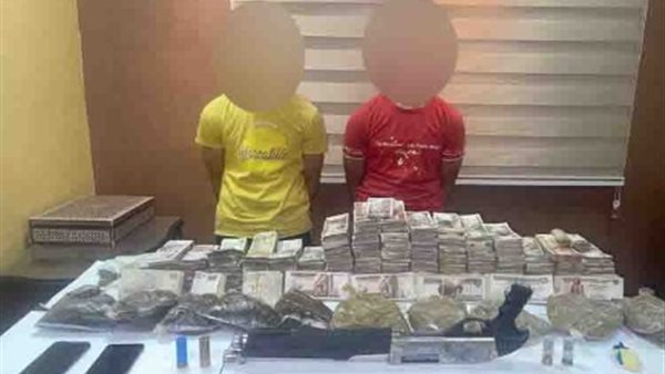 المتهمين بحوزة المضبوطات