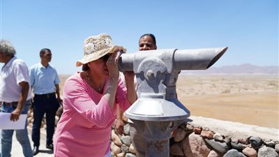 وزيرة البيئة تطلق إشارة البدء بقرية الغرقانة والانتهاء من النموذج الأولى لعرضه بمؤتمر المناخ 