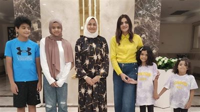 رئيس مركز تطوير الوافدين تستقبل أسرة أمريكية