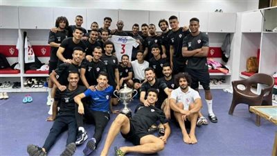 لاعبو الزمالك يودعون طارق حامد قبل الرحيل إلى اتحاد جدة