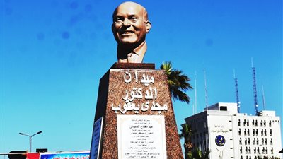 احتفالية وتمثال لـ”مجدي يعقوب” بأسوان تكريمًا لجهوده في علاج مرضى القلب (فيديو وصور)