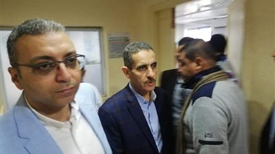 بدون حراسة.. جولة مفاجئة لمحافظ الغربية ونائبه بمستشفى قطور المركزي
