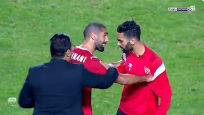اشتباك بين لاعبي الأهلي والنجم الساحلي بعد انتهاء المباراة (فيديو)