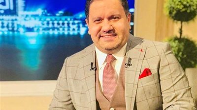 بكلمات مؤثرة.. إدوارد يحيي ذكرى ميلاد والدته (صورة)