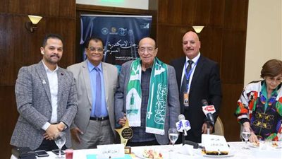 جامعة الملك عبد العزيز تُكرم المخرج جلال الشرقاوي في مهرجان الإسكندرية للمسرح (صور)