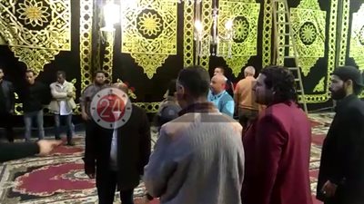 نجل شعبان عبد الرحيم يستعد لاستقبال عزاء والده بفيصل (فيديو)