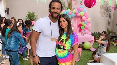 كريم فهمي عن موهبة ابنته: “رسماني أحلى من الحقيقة” (صورة)