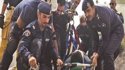 مصرع عامل مصري قفز من الدور العاشر بعد مداهمة شرطة الكويت مسكنه (التفاصيل)