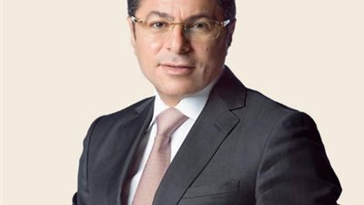 من نيويورك إلى العلمين وعن هشام عشماوى والفلاحين.. خالد أبو بكر ينتقل لـ”ON E” بعد نجاحات “الحياة”