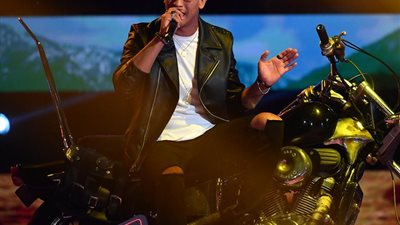 لأول مرة في “ذا فويس”.. رضوان الأسمر يغني خليجي (فيديو)