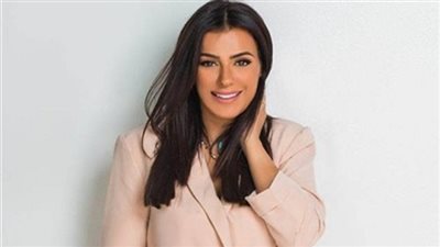 بعد نجاحها في حواديت الشانزليزيه.. إنجي المقدم ضيفة عمرو الليثي في “واحد من الناس”