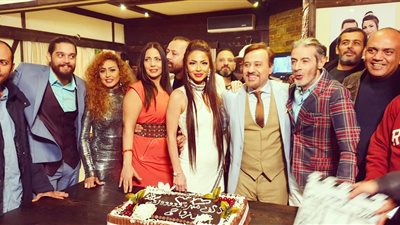 “عيد جواز” يعيد دوللي شاهين للسينما بعد غياب 7 سنوات (صور)