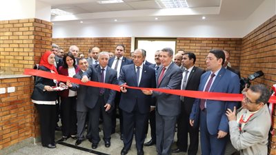 8 معامل ومصنع صويا.. وزير الزراعة يفتتح توسعات معهدي الهندسة الوراثية وتكنولوجيا الأغذية