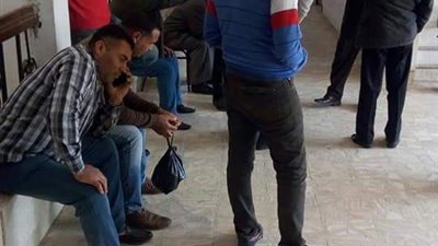 وقفة احتجاجية للعاملين في الجامعة العمالية بكفر الشيخ لتأخر صرف رواتبهم (صور)