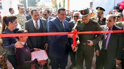 افتتاح معرض السلع الغذائية بمدرسة دمنهور الزراعية بأسعار مخفضة (صور)