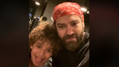 هاجيلكم أنا وولاد رزق.. عمرو يوسف يوجه رسالة لأطفال تنمروا من صديقهم بالمدرسة (فيديو)