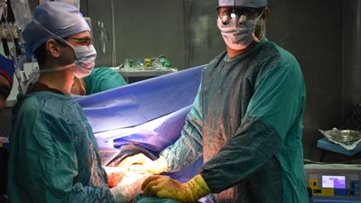 فريق طبي بجامعة طنطا يجري جراحة نادرة تنقذ حياة مصاب في حادث