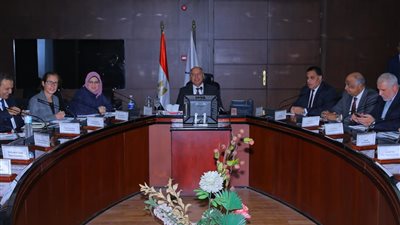 كامل الوزير يلتقي وفد البنك الدولي لمتابعة موقف المشروعات المشتركة الحالية (صور)