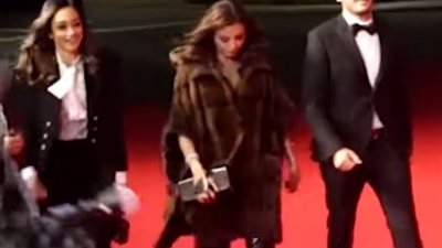 أول ظهور لها.. راند رياض خطيبة الشرنوبي برفقة أنغام في حفل وشوشة (فيديو)