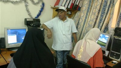 “النور مكانه في القلوب”.. شعراوي محاسب كفيف يحلم بإشهار نقابة ذوي الإعاقة (صور)