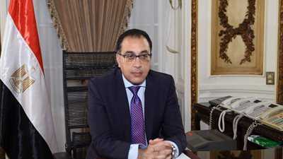 رئيس الوزراء يصدر قرارًا بتشكيل لجنة مشتركة لتيسير إجراءات الإفراج الجمركي