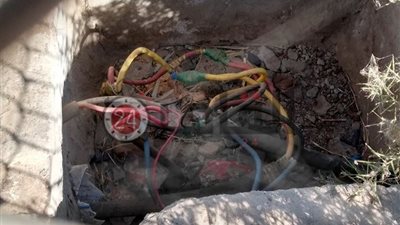 الأسلاك المكشوفة.. موت داهم على كورنيش قوص بقنا (صور)