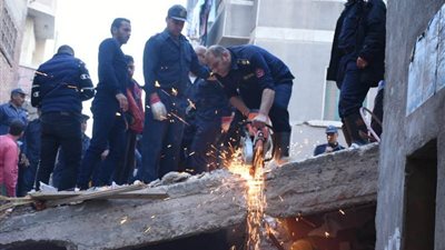 المحافظ يأمر بمساكن مُعفاة من الإيجار لسكان عقار الشرقية المنهار (صور)