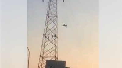 وفاة عامل صعقًا خلال صيانته برج كهرباء في التل الكبير (صور)