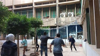 بعد الهجوم على صياغة قرار فصل طالب ”الكرة الطائرة“ بجامعة القاهرة.. دار العلوم تتخذ إجراءً جديدًا