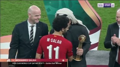 محمد صلاح يتوج بجائزة كرة adidas الذهبية في كأس العالم للأندية