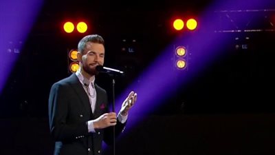 التونسي مهدي عياشي يتوج بلقب “the voice” في موسمه الخامس